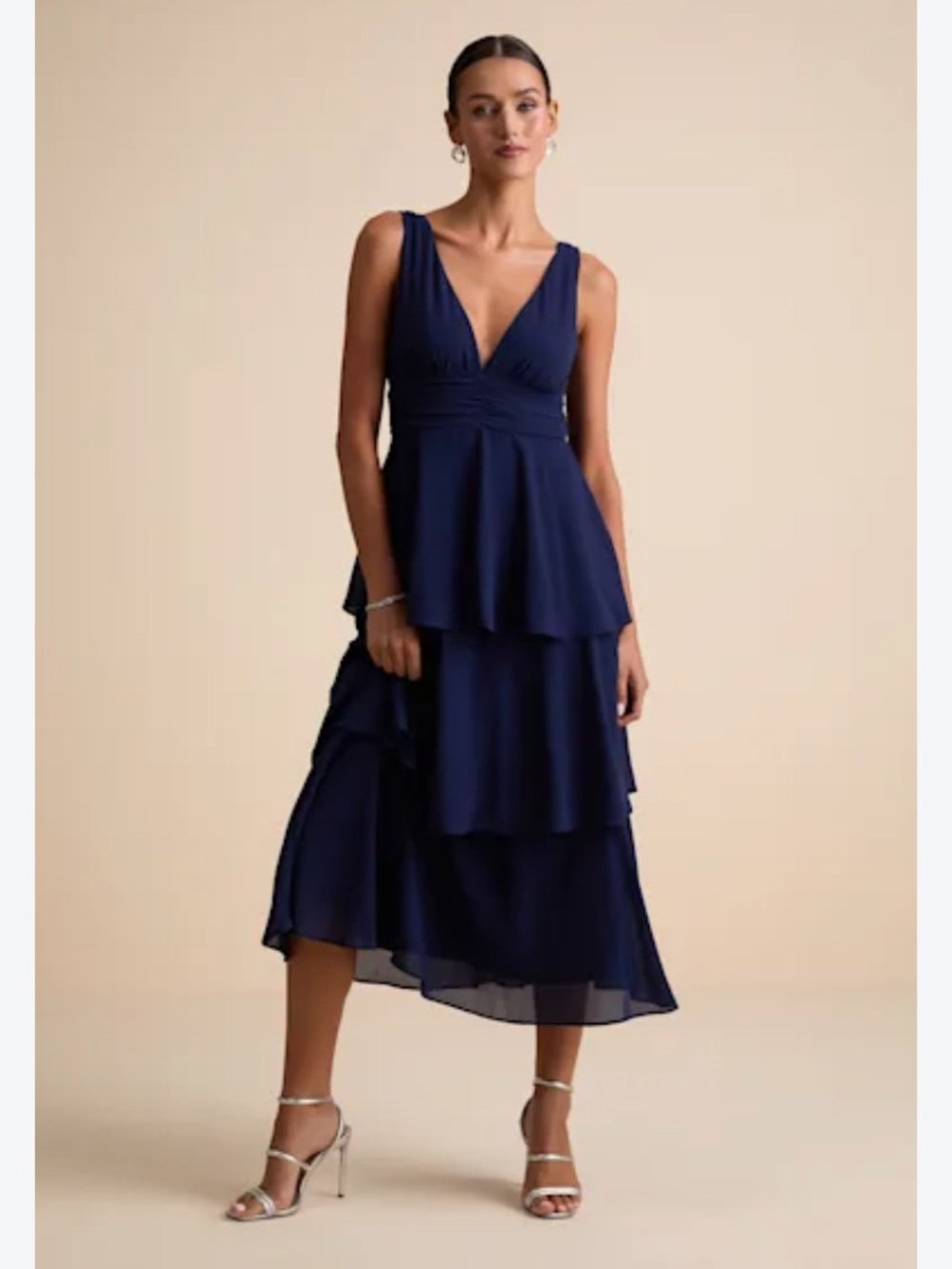 Lulu’s NWT Navy Blue Tiered V Neck Sleeveless Pleated Midi Formal Dress Size M